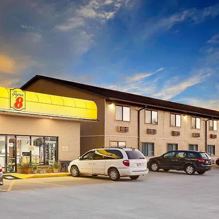 Super 8 By Wyndham Macomb Motel
