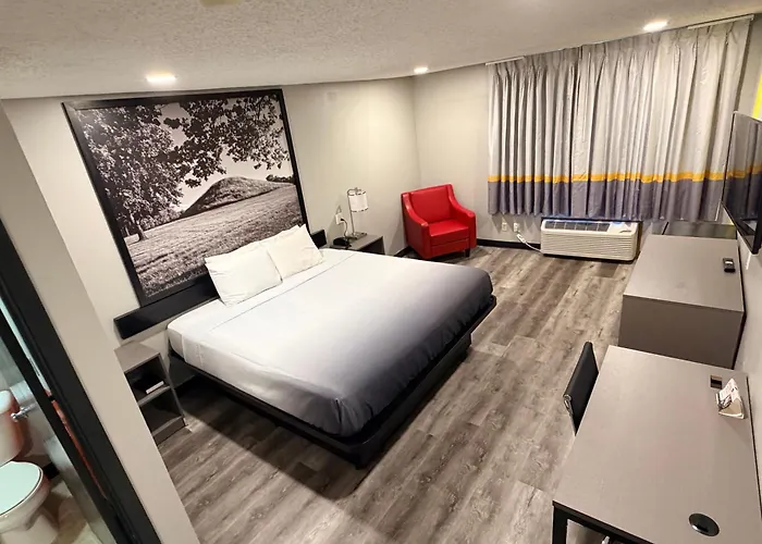 Super 8 By Wyndham Motel 2*