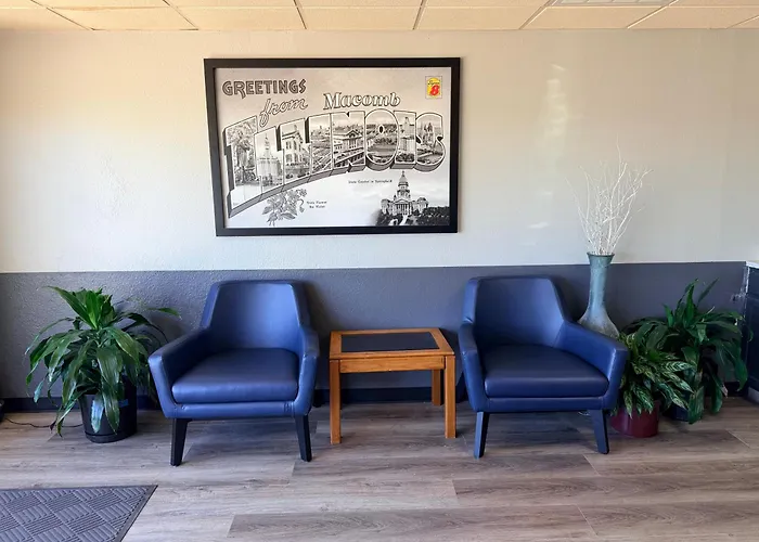 Super 8 By Wyndham Motel Macomb