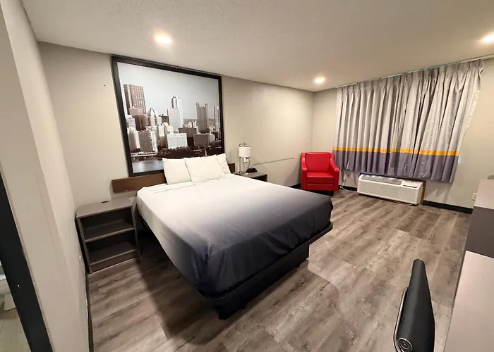 Super 8 By Wyndham Motel