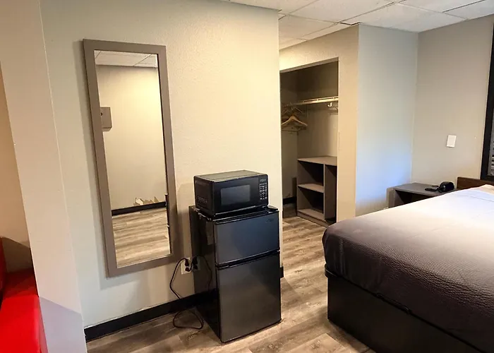 Motel Super 8 By Wyndham Macomb
