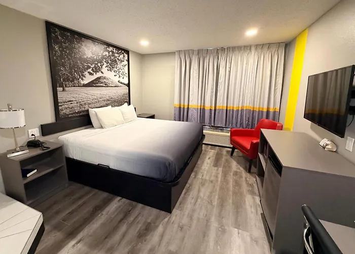 Super 8 By Wyndham Motel