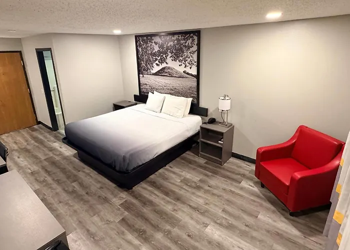 Super 8 By Wyndham Motel