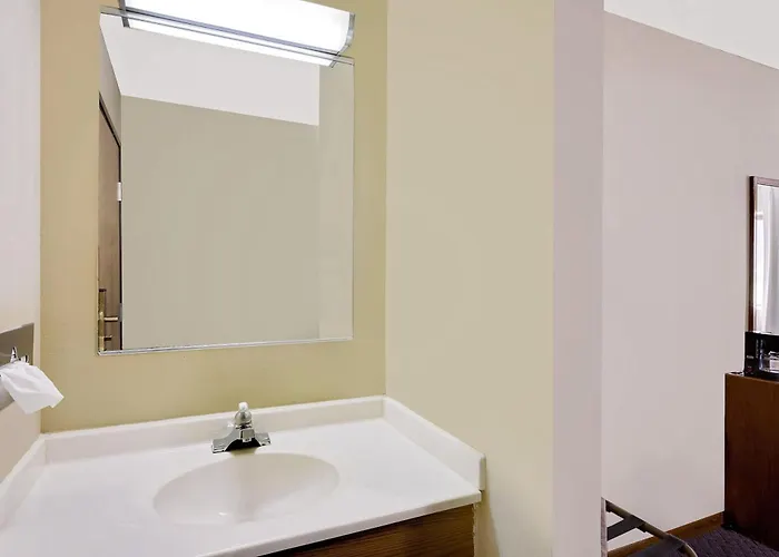 Super 8 By Wyndham Motel 2*