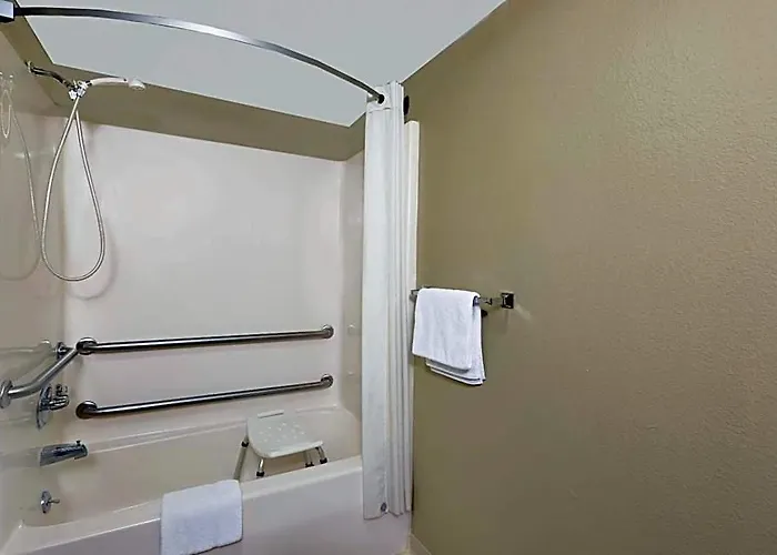 Super 8 By Wyndham Motel 2*