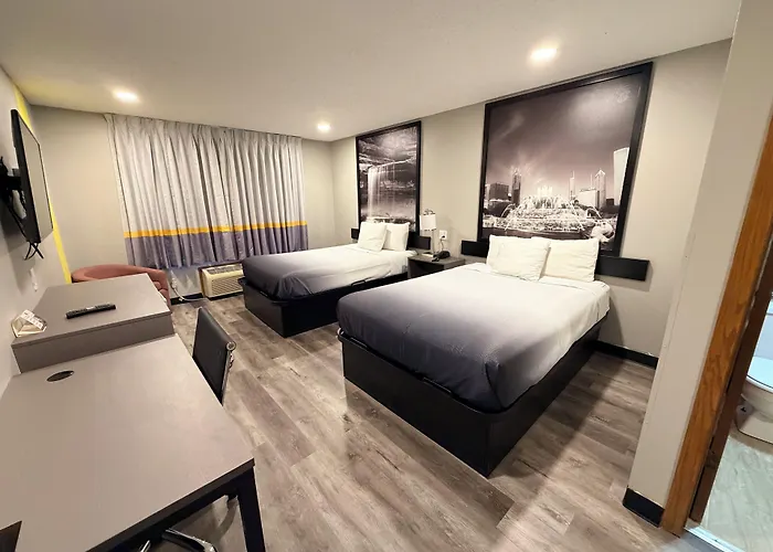 Super 8 By Wyndham Macomb